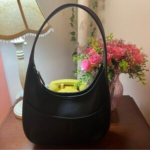 ***SOLD*** Vintage Coach Ergo 9033 - Black